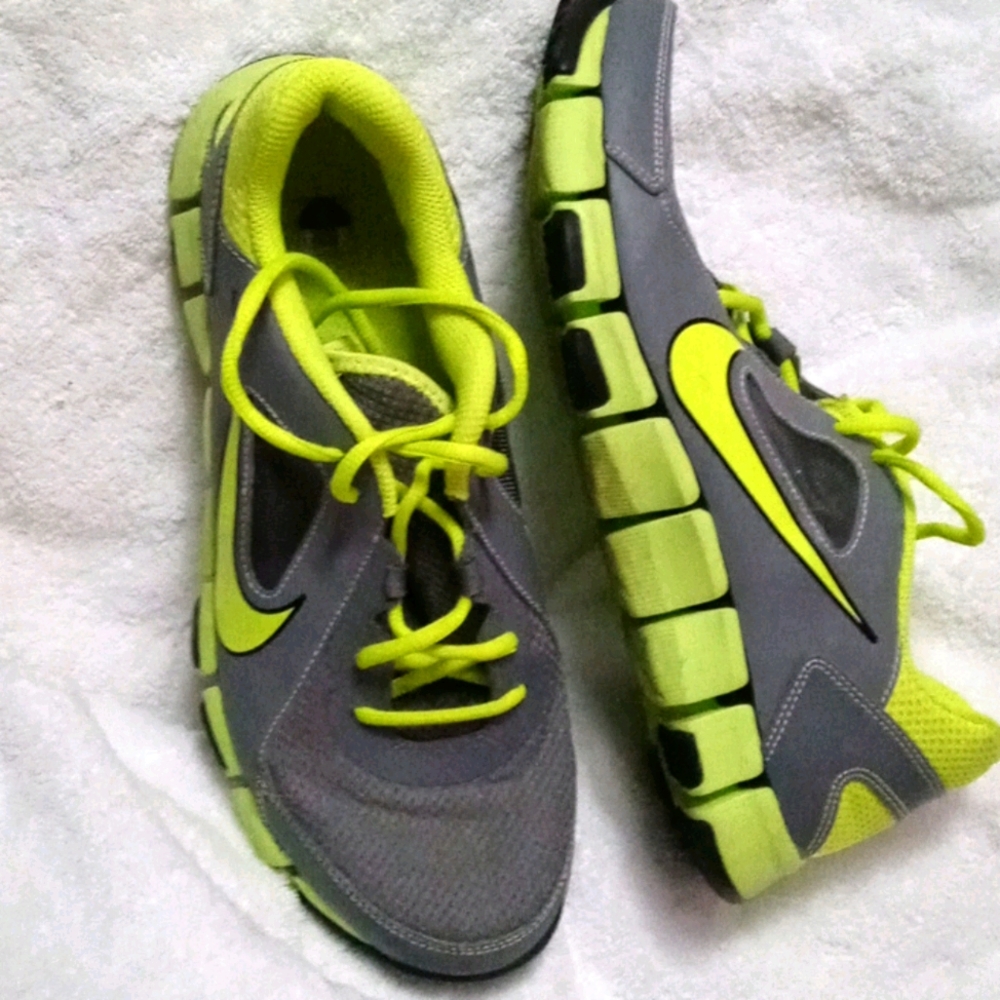 Nike cross trainers